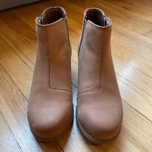 Sorel Women’s Evie Zip Leather Bootie